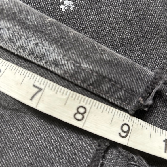 Levi's 90s Relaxed Fit Black Distressed Jean Shorts Vintage - 26 x 9” inseam - Picture 5 of 9